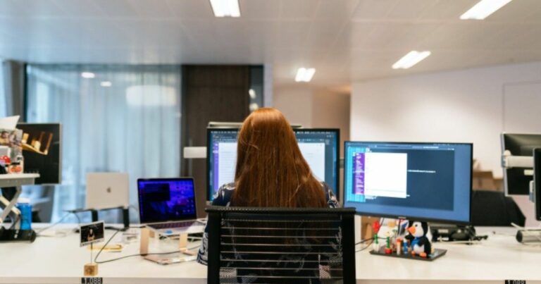 Govern 9 milions subvencions talent emprenedoria femenina ambit tecnologic digita reduir bretxa genere.jpg 694140137