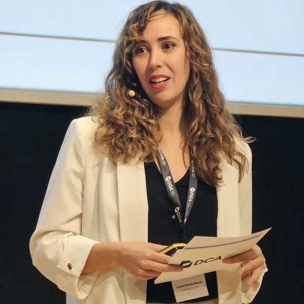 Letícia G. Alarcón